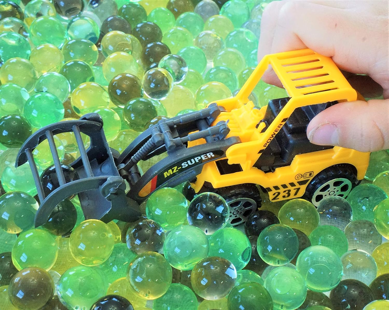 Water Beads Sensory Bin Kit Tractor Toys Themed Set - Tactile Sensory Therapy - Great Fine Motor Skills Toy for Kids